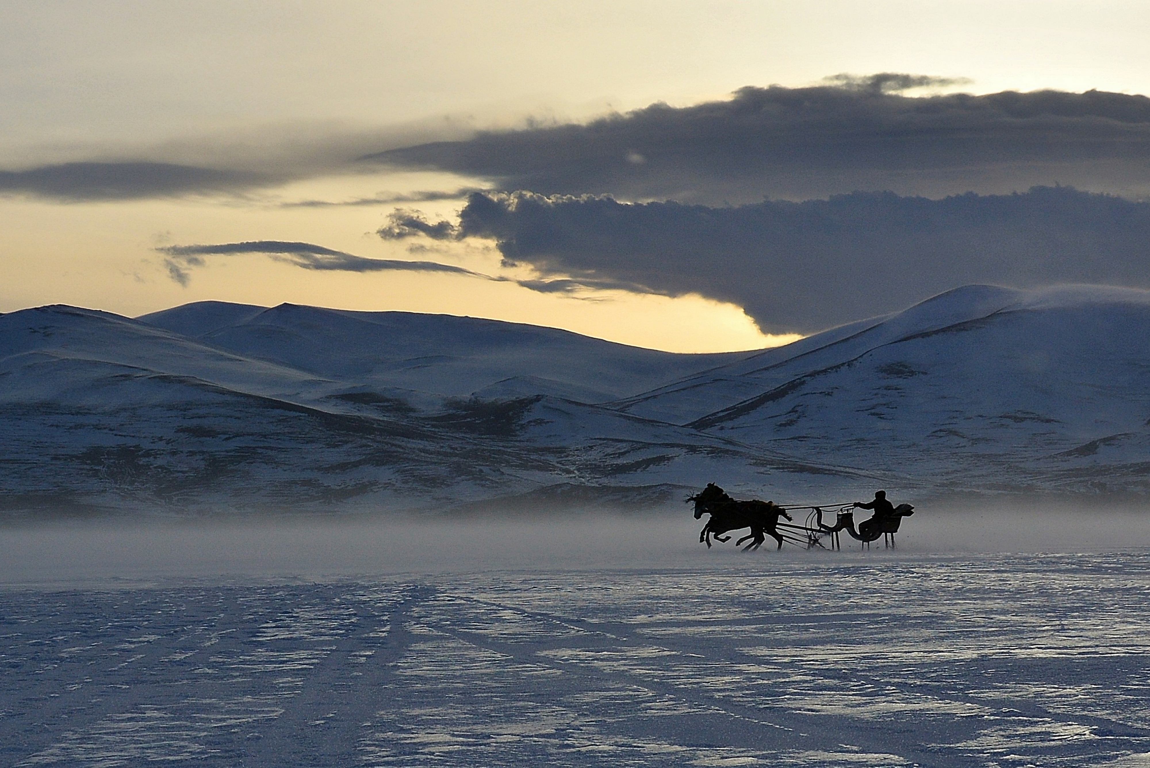 İÇİMİZDEN BİRİ (AYIN KONUĞU)  - KASIM