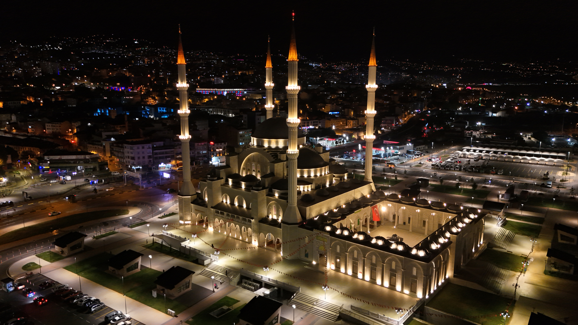 İÇİMİZDEN BİRİ (AYIN KONUĞU)  - EYLÜL