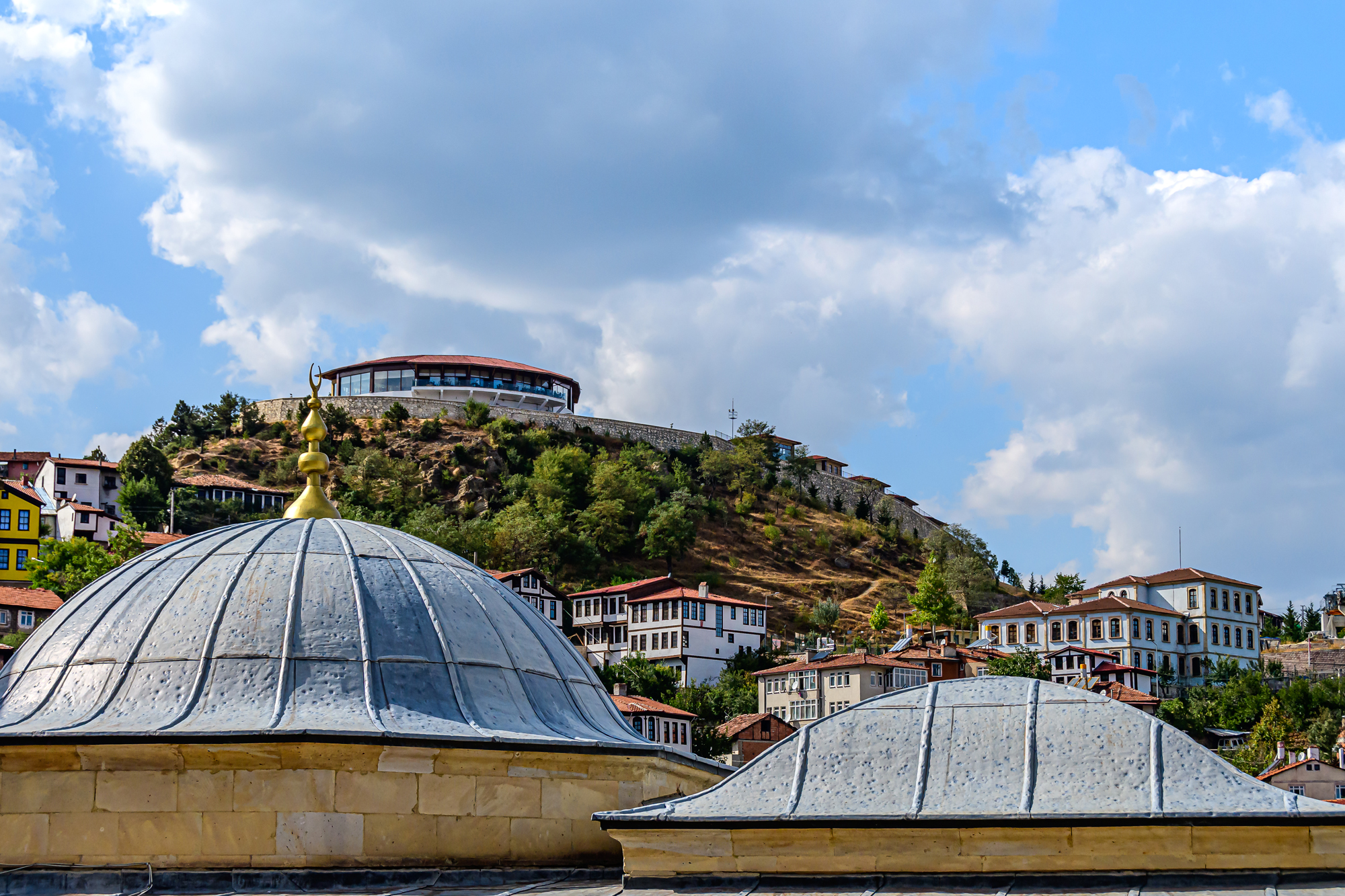 İÇİMİZDEN BİRİ (AYIN KONUĞU)  - MART