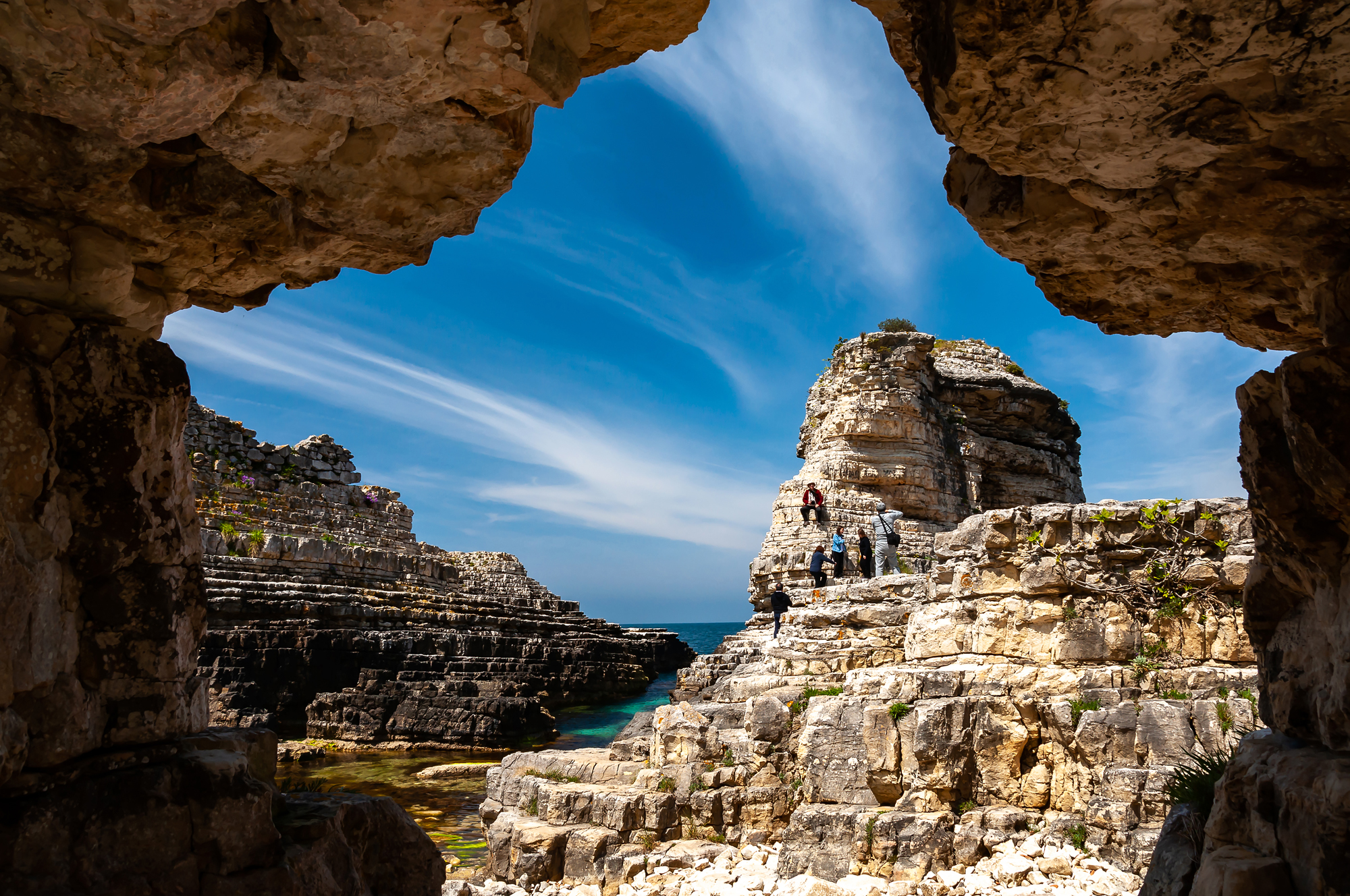 İÇİMİZDEN BİRİ (AYIN KONUĞU)  - MART