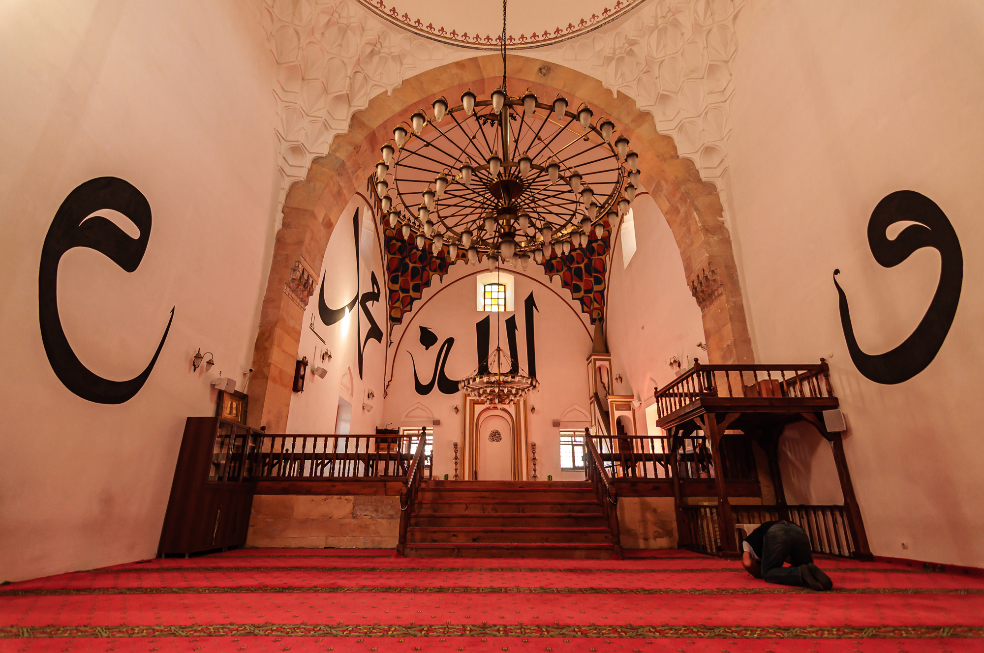 İÇİMİZDEN BİRİ (AYIN KONUĞU)  - MART