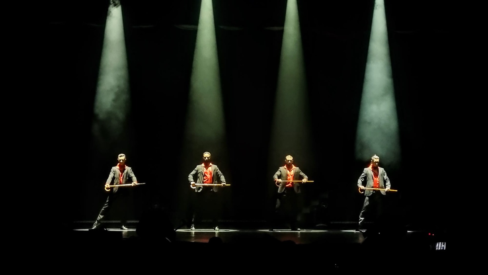 İÇİMİZDEN BİRİ (AYIN KONUĞU)- NİSAN