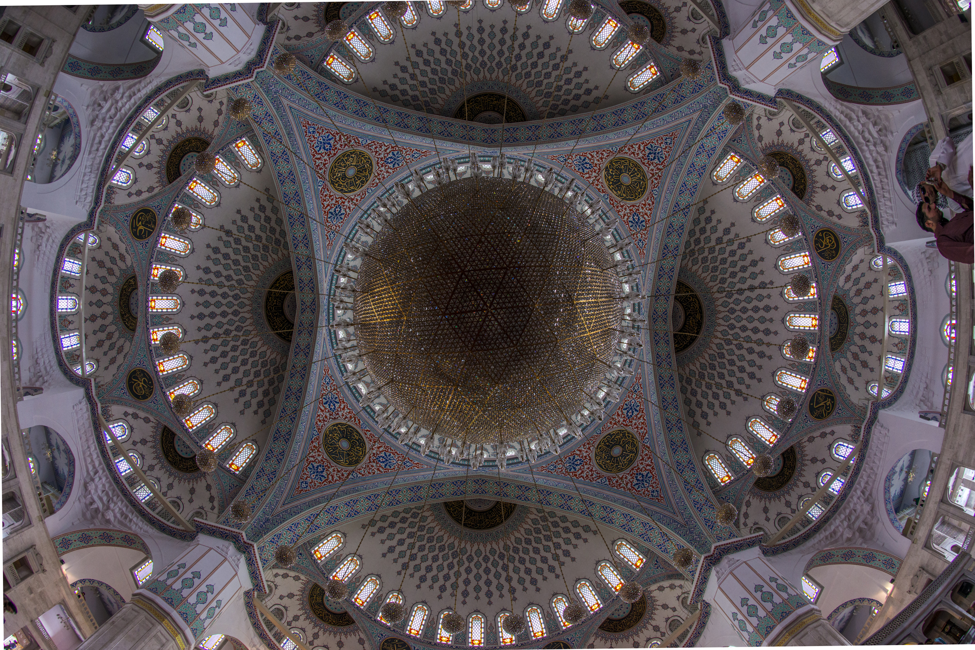 İÇİMİZDEN BİRİ (AYIN KONUĞU)  - AĞUSTOS