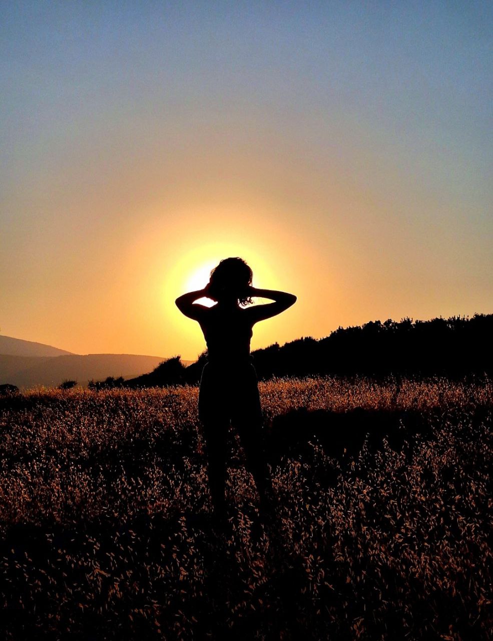 İÇİMİZDEN BİRİ (AYIN KONUĞU)  - EKİM