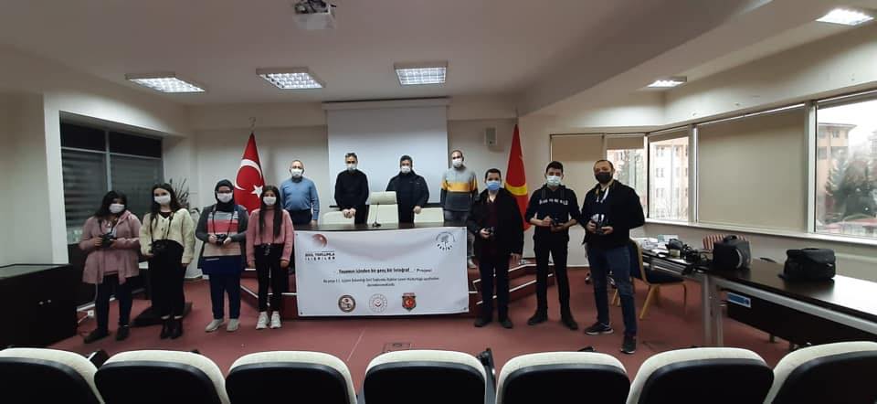 Yaşamın İçinden Bir Genç Bir Fotoğraf Projesi